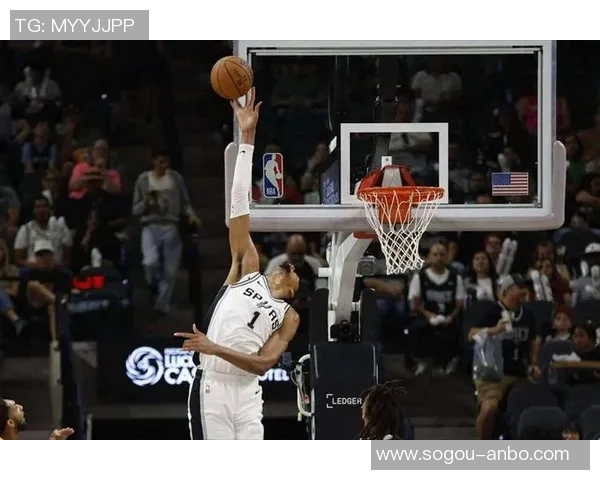 文班首两场表现惊艳砍下69分26篮板12盖帽零失误展现完美控制能力